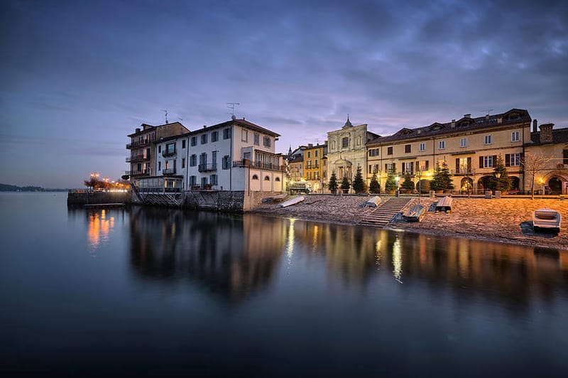 Hôtel 4* sur le Lago Maggiore à Vendre - Emplacement Privilégié et Confort Moderne